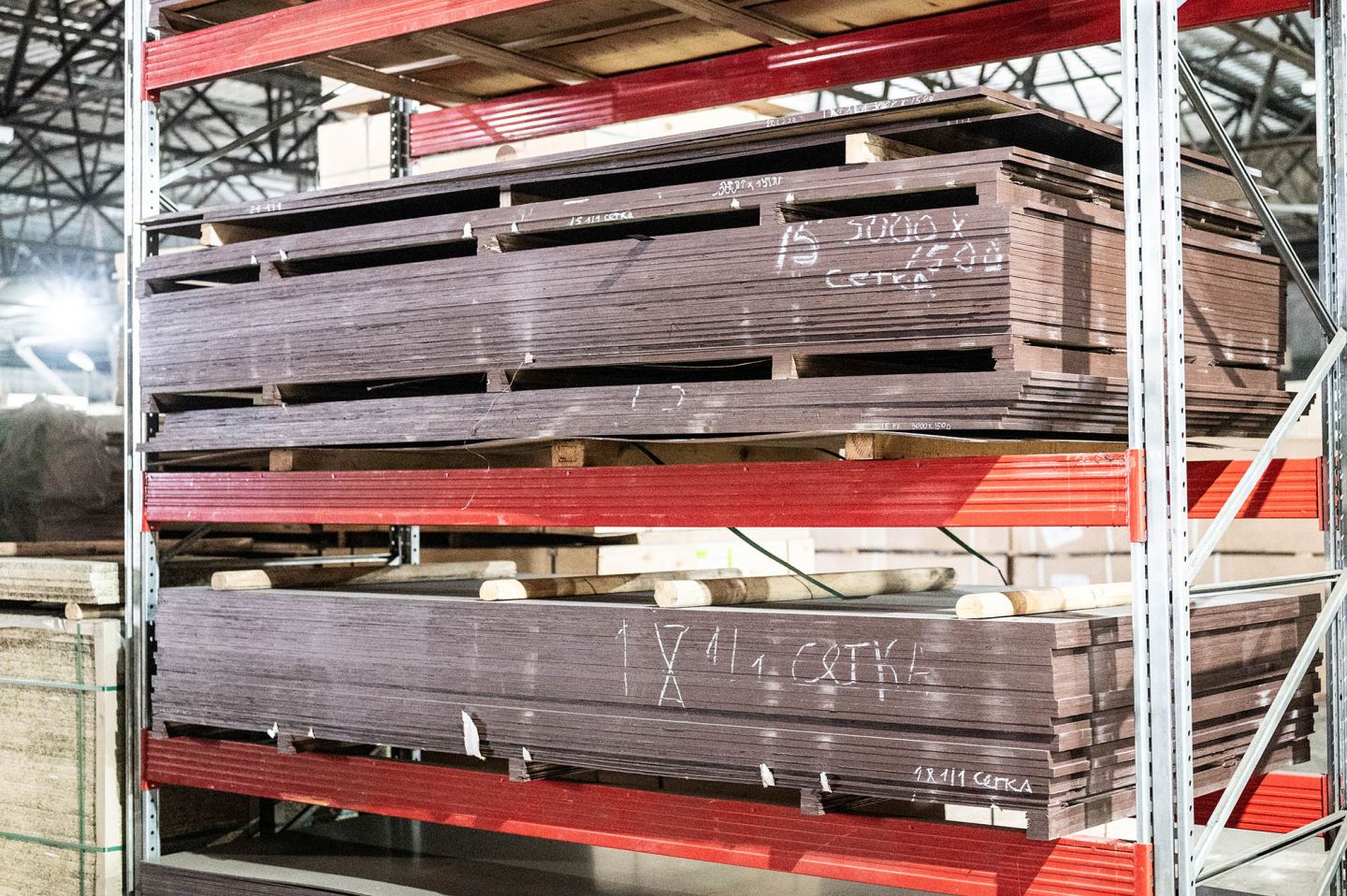 Фанера ФОФ ламинированная 18мм 2440х1220 мм сорт 3/3 березовая LOGO