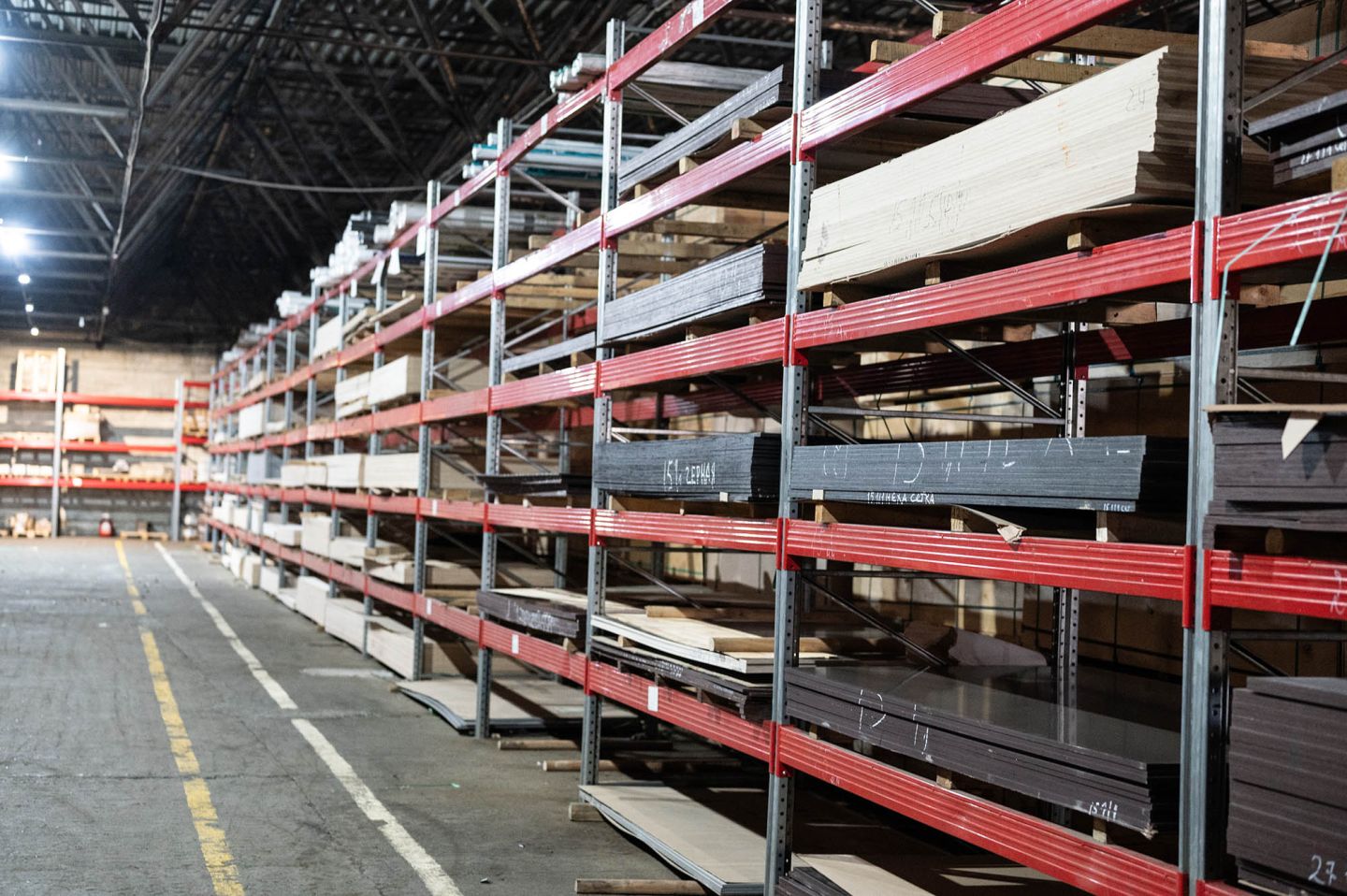 Фанера ФОФ сетчатая 18мм 2500х1250 мм сорт 3/3 березовая