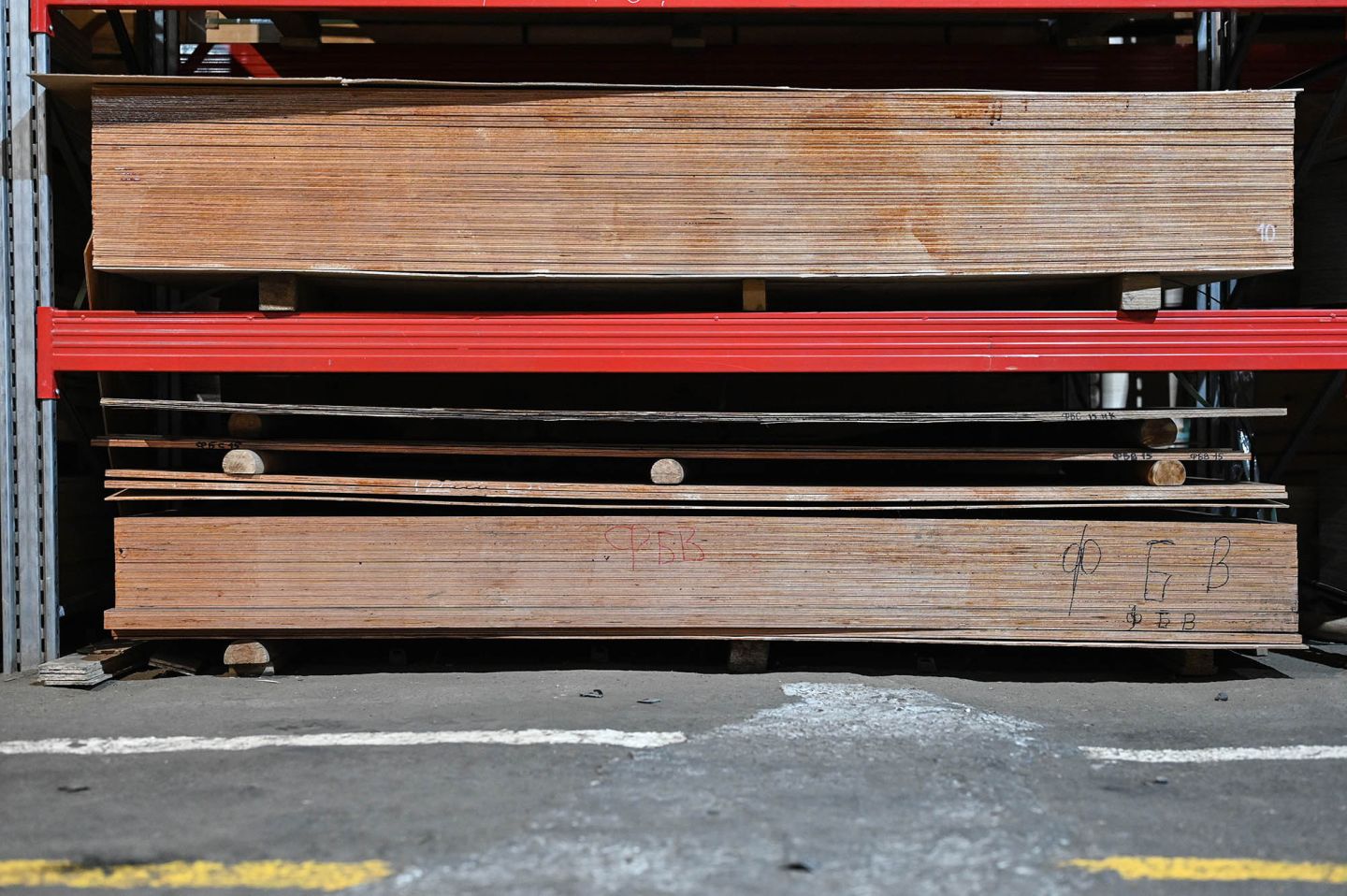 Фанера бакелизированная 10мм 2440х1220 мм сорт ФБВ березовая влагостойкая